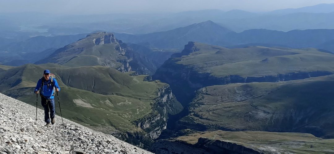 A night on a three thousand metre summit