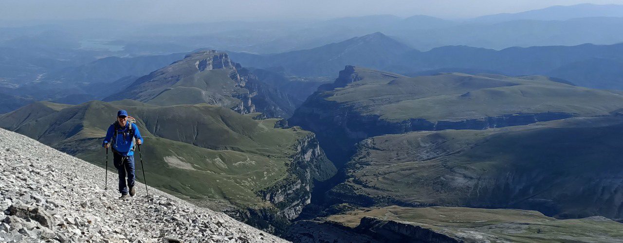 High above the Añisclo Canyon
