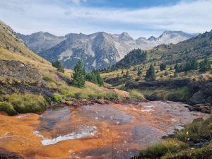 Aneto peak area guided hiking holiday