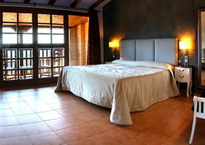 Hotel Villa de Alquezar room with balcony