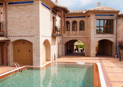 Hotel Villa de Alquezar pool area