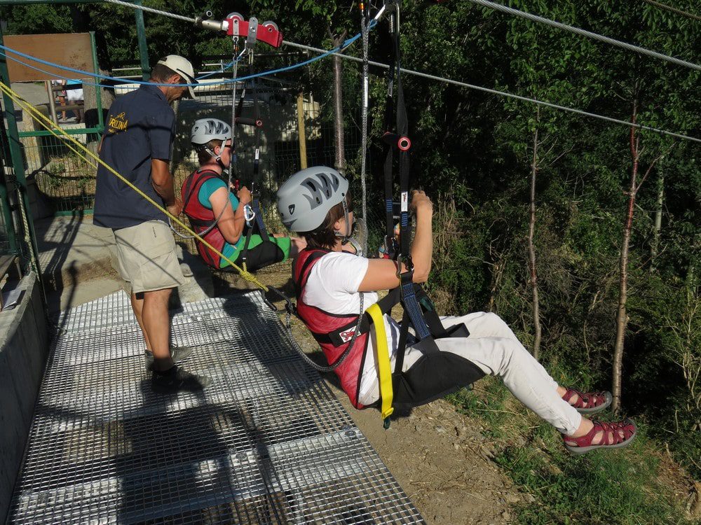 Pyrenees-Zip-Line-02-min Safety briefing by the operator