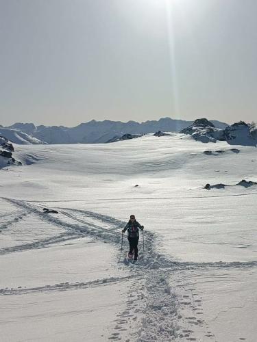 snow shoeing guided holiday