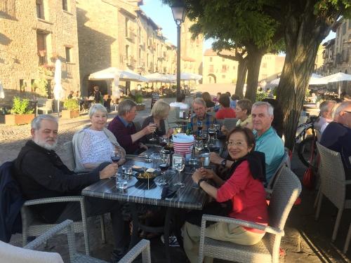 Evening meal in Aínsa
