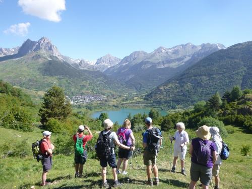 Ramblers group in Valle de Tena