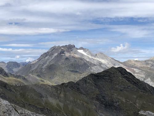 Vignemale and the biggest glacier in the Pyrenees