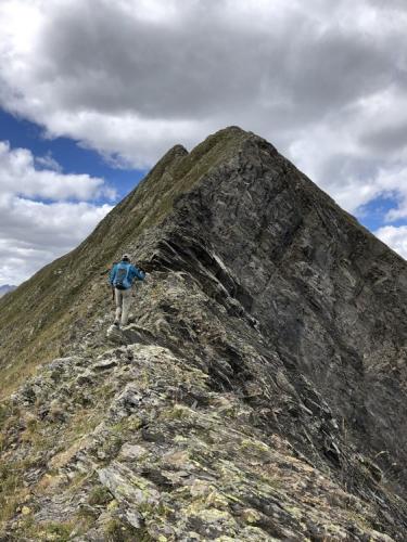 On the ridge of Pic de Gabiet