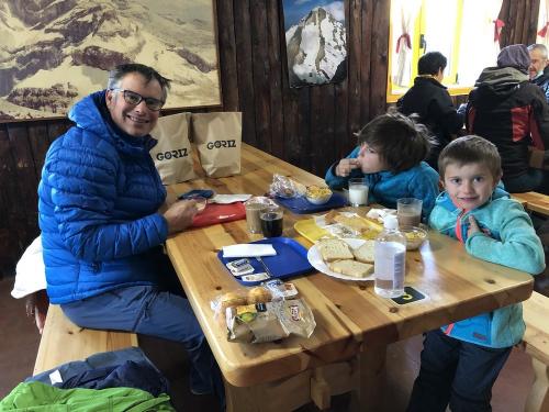 Breakfast at Refugio Goriz