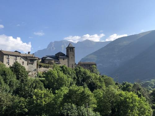 Torla with the cliffs of Ordesa behind