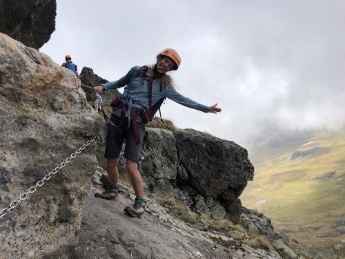 Enjoying the chains of Pico Anayet