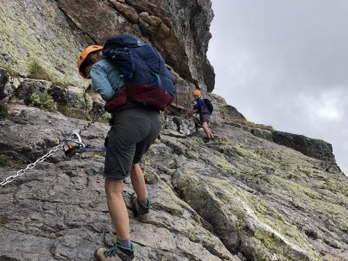 On the chains of Pico Anayet