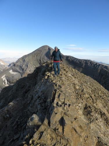 On the summit ridge of Pico Añisclo