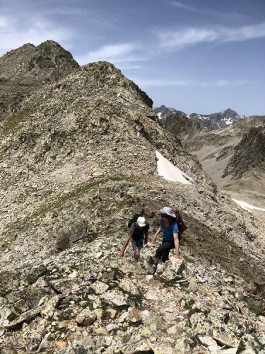 On the summit ridge of Bacias