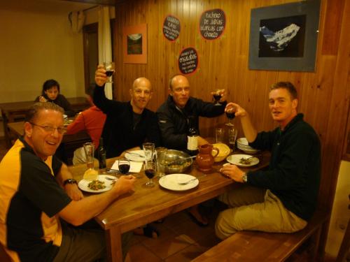 Enjoying a meal at Refugio Bujaruelo