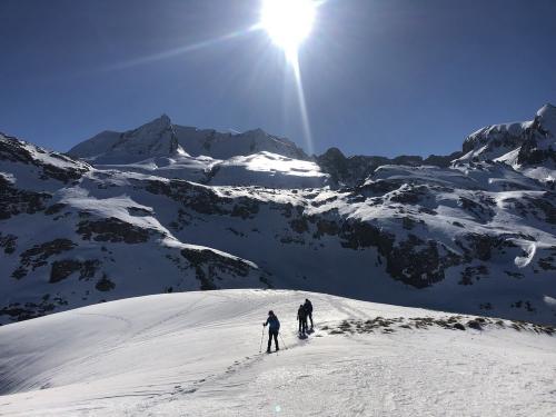 snow shoeing guided holiday