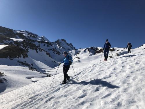 snow shoeing guided holiday