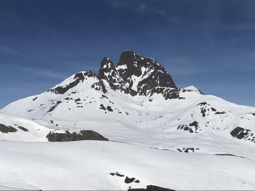 snow shoeing guided holiday