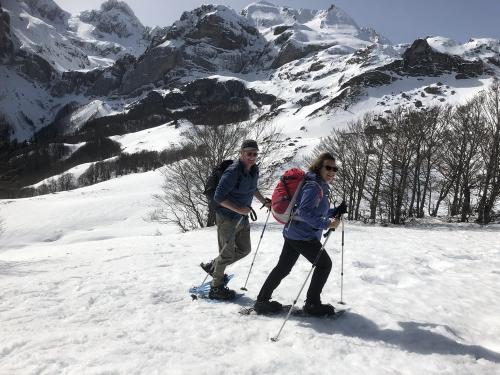 Beautiful views of the iced cliffs under Pico Aspe