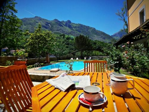 Hotel del Oso pool