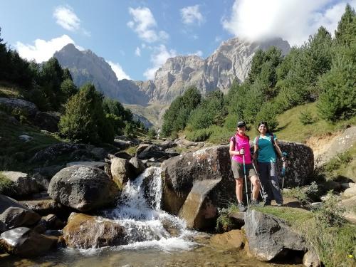 Climbing to the Ibon de Piedrafita