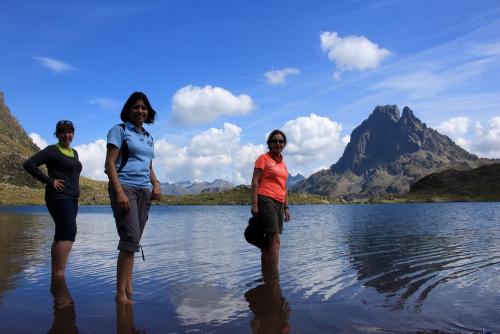 Refreshing the feet at Lacs Ayous